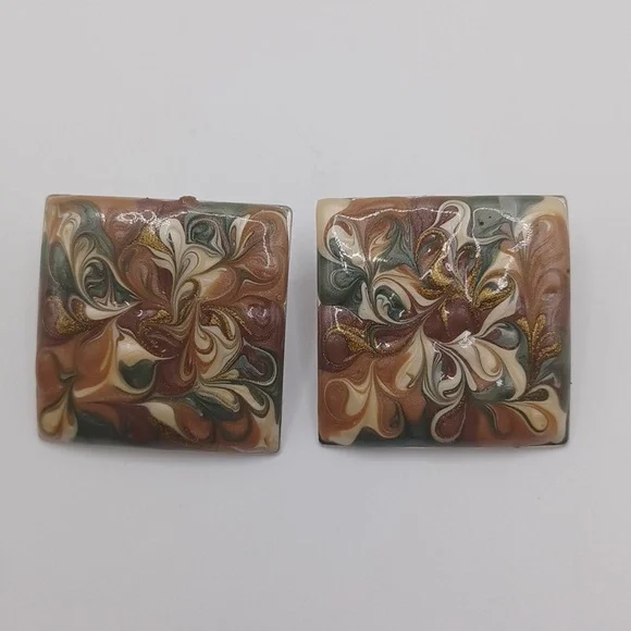 Natural Colored Swirled Clip on Earrings - Picture 4 of 5